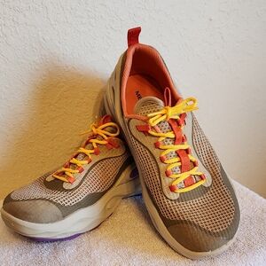 Merrell Men's Beige Tan Orange Yellow Athletic Sneakers